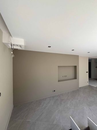 Peinture intérieure d’une maison réalisée par artisan peintre à Cruseilles en Haute-Savoie